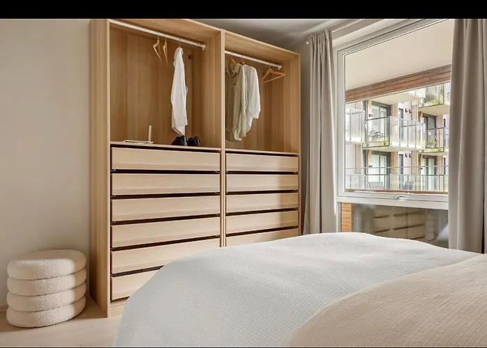 New Modern Apartment, Close To Airport